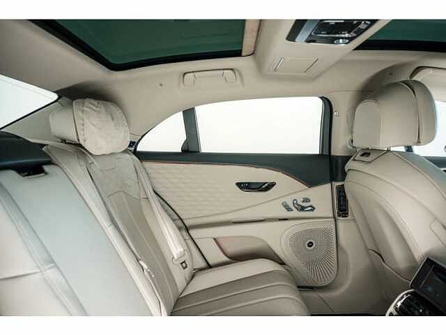 37:Bentley Flying Spur Speed V8 Hybrid, Berline, Extended Range Solid and Metallic, Hallmark, Bentley Brussels