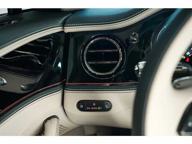 33:Bentley Flying Spur Speed V8 Hybrid, Berline, Extended Range Solid and Metallic, Hallmark, Bentley Brussels