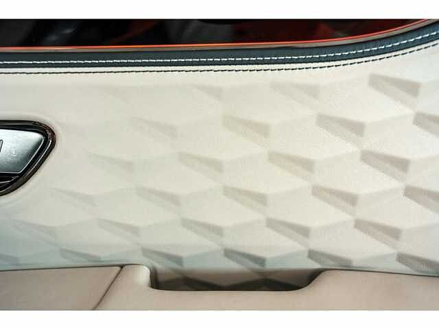 28:Bentley Flying Spur Speed V8 Hybrid, Berline, Extended Range Solid and Metallic, Hallmark, Bentley Brussels