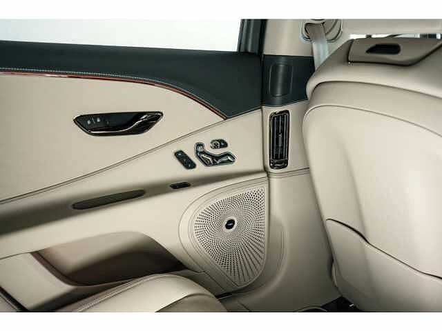 36:Bentley Flying Spur Speed V8 Hybrid, Berline, Extended Range Solid and Metallic, Hallmark, Bentley Brussels