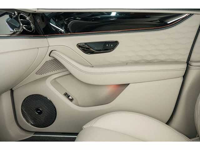 32:Bentley Flying Spur Speed V8 Hybrid, Berline, Extended Range Solid and Metallic, Hallmark, Bentley Brussels